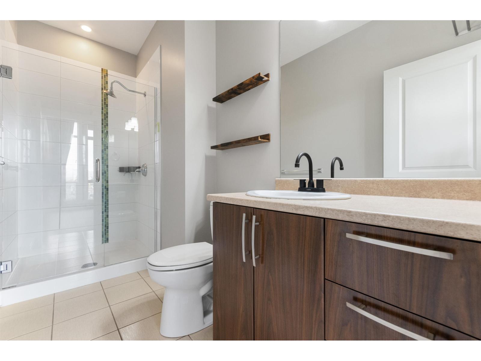 407 45530 Market Way, Garrison Crossing, Chilliwack, British Columbia  V2R 0M5 - Photo 21 - R3119867