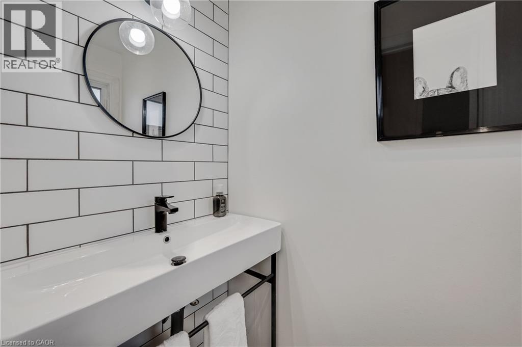 2411 Sovereign Street Unit# 6, Oakville, Ontario  L6L 1M1 - Photo 12 - 40832327