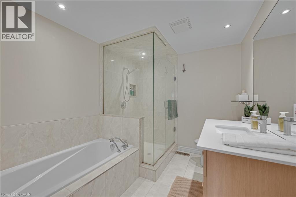 2411 Sovereign Street Unit# 6, Oakville, Ontario  L6L 1M1 - Photo 18 - 40832327