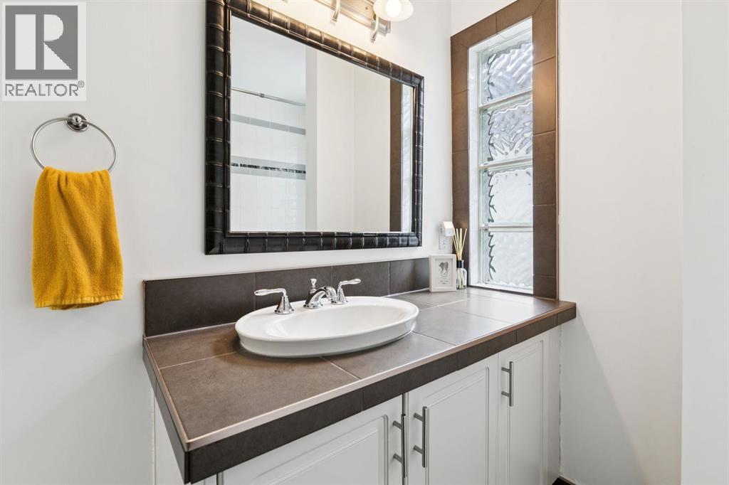 2618 24a Street Sw, Calgary, Alberta  T3E 1W3 - Photo 32 - A2305820