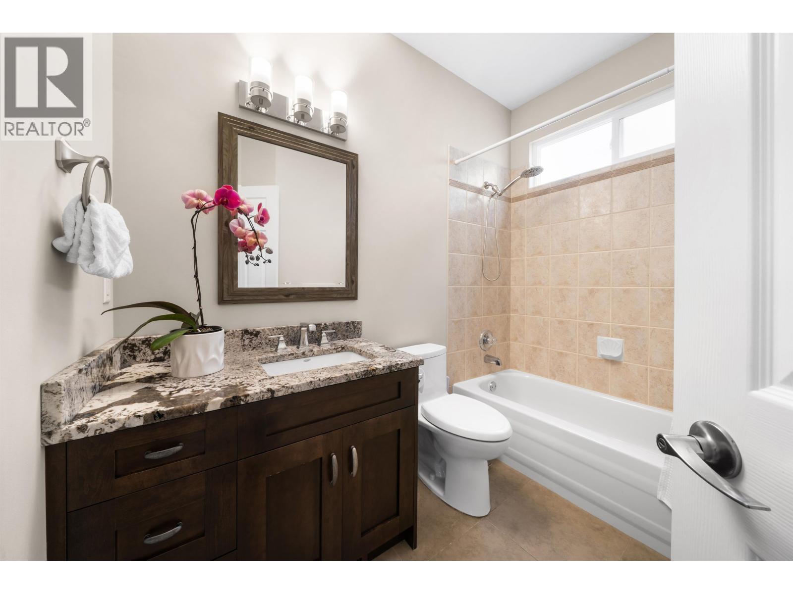 1818 Camelback Court, Coquitlam, British Columbia  V3E 3K4 - Photo 12 - R3119486