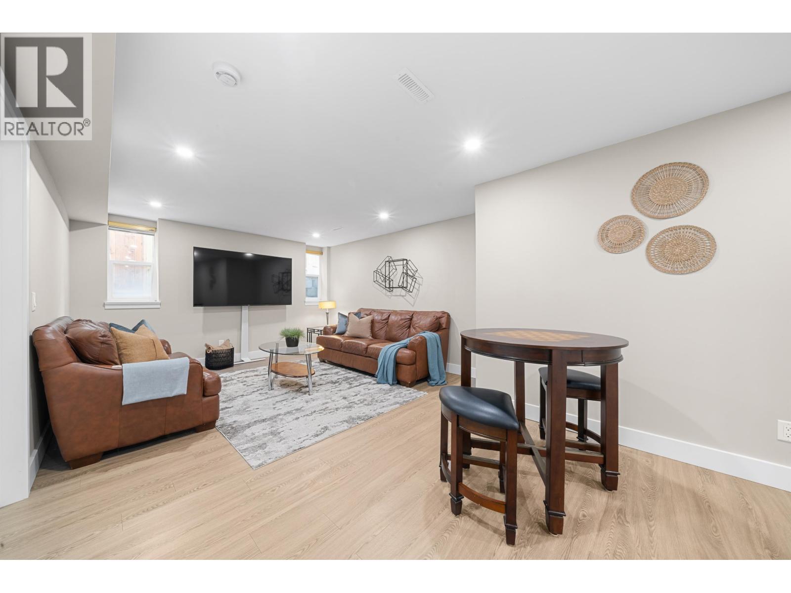 1818 Camelback Court, Coquitlam, British Columbia  V3E 3K4 - Photo 28 - R3119486