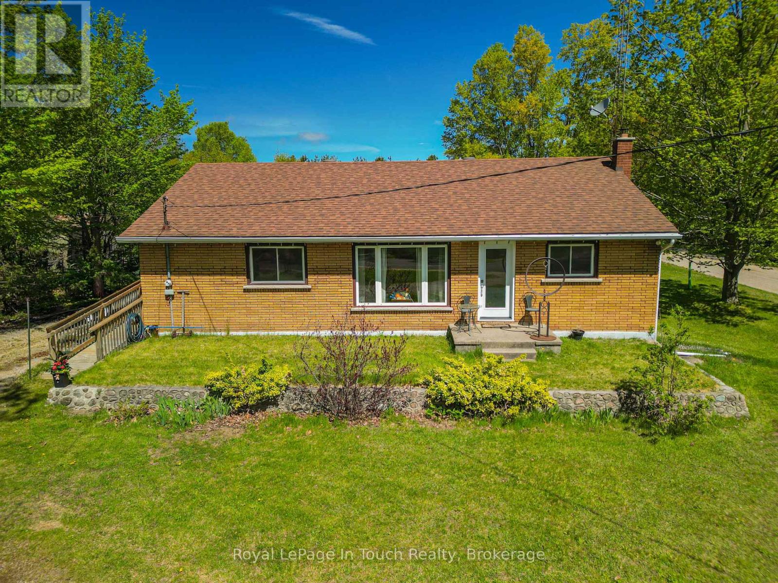 859 CEDAR POINT ROAD, Tiny, Ontario