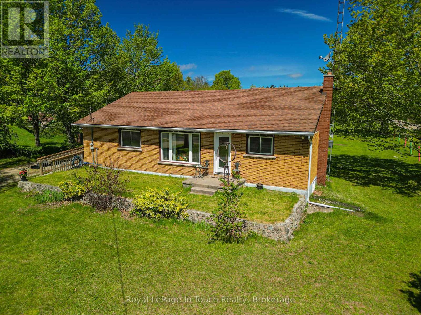 859 Cedar Point Road, Tiny, Ontario  L9M 0K2 - Photo 2 - S13156836