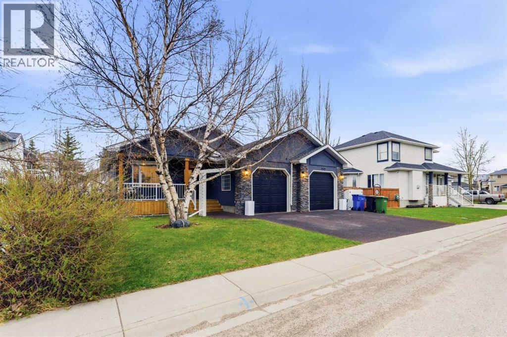212 Cove Drive, Chestermere, Alberta  T1X 1E9 - Photo 2 - A2308468