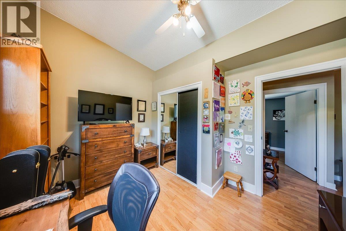 1443 Columbia Avenue, Trail, British Columbia  V1R 1J7 - Photo 32 - 10386815