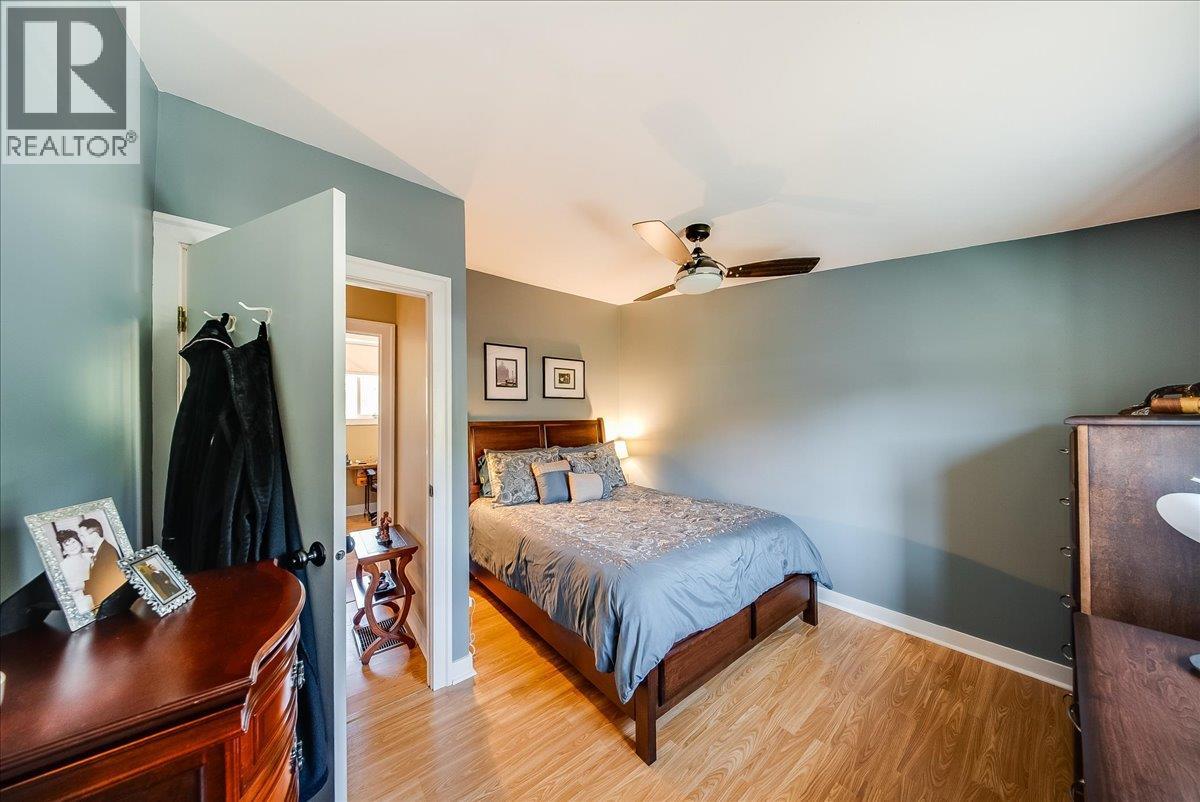 1443 Columbia Avenue, Trail, British Columbia  V1R 1J7 - Photo 33 - 10386815
