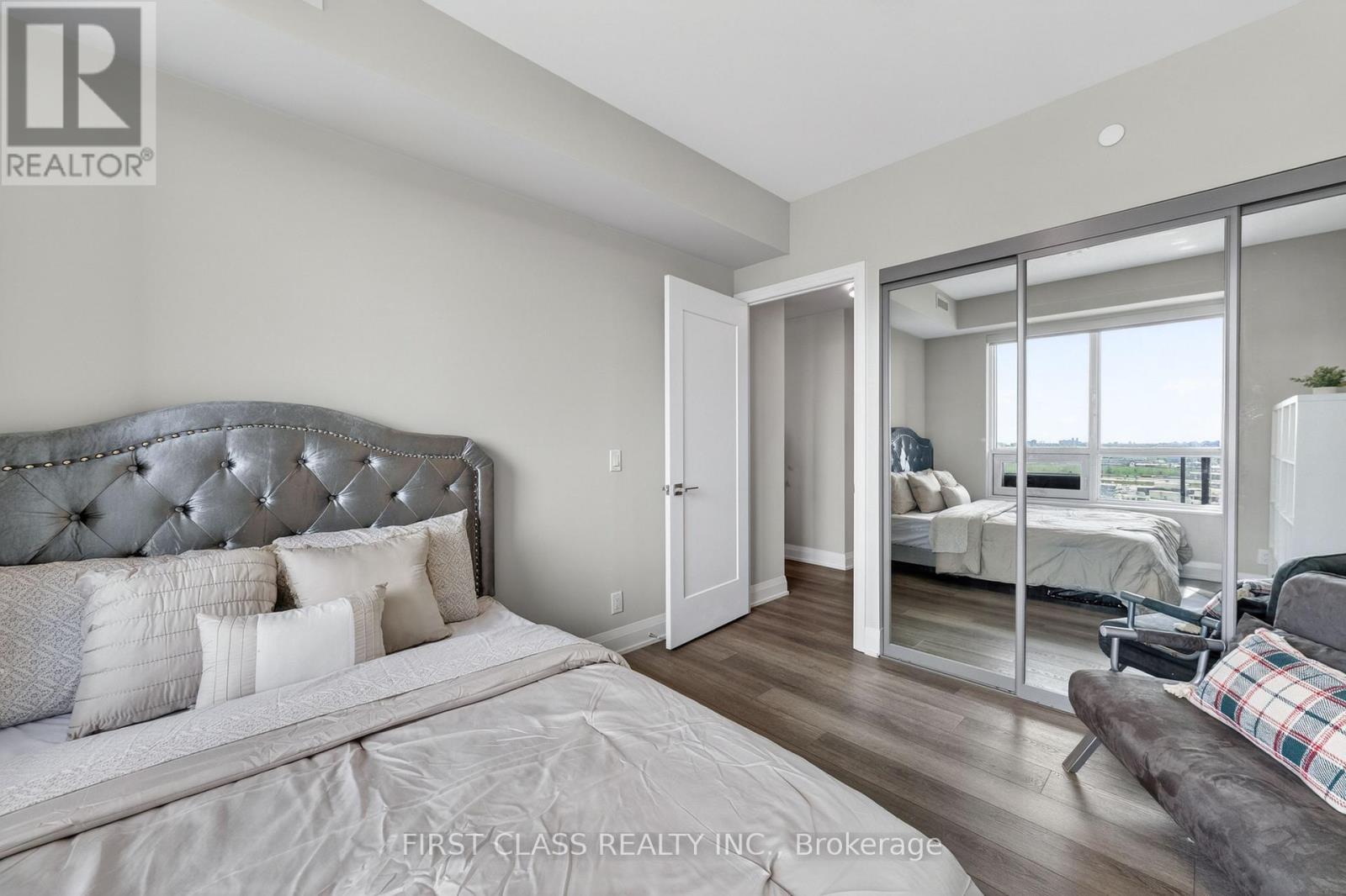 2805 - 18 Water  Walk Drive, Markham, Ontario  L3R 6L5 - Photo 22 - N13153114