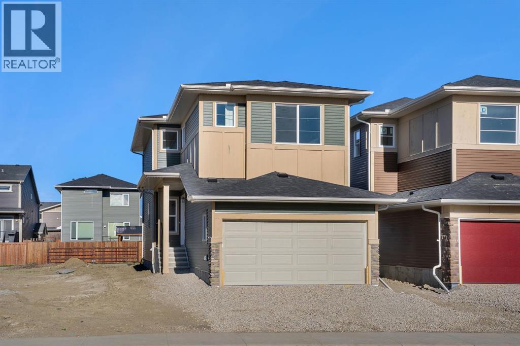 11 Fireside Common, Cochrane, Alberta  T4C 3E1 - Photo 2 - A2291699