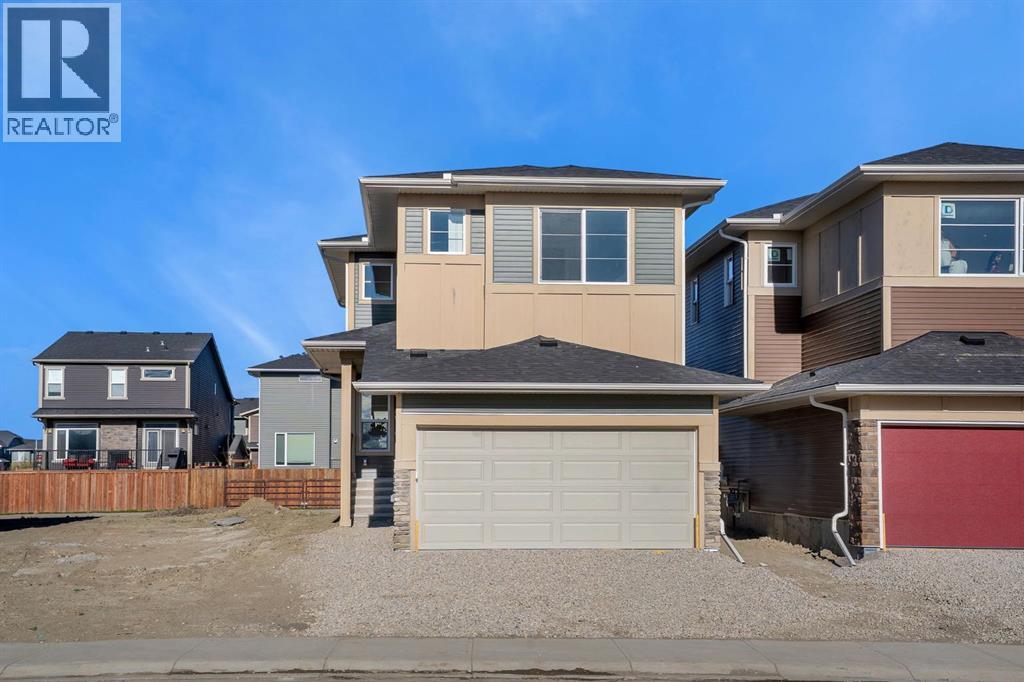 11 Fireside Common, Cochrane, Alberta  T4C 3E1 - Photo 3 - A2291699
