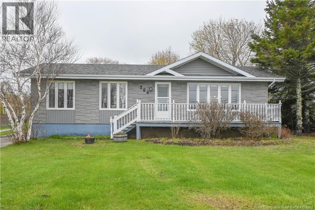 286 Saint-Pierre E. Boulevard, Caraquet, New Brunswick  E1W 1B5 - Photo 1 - NB140051
