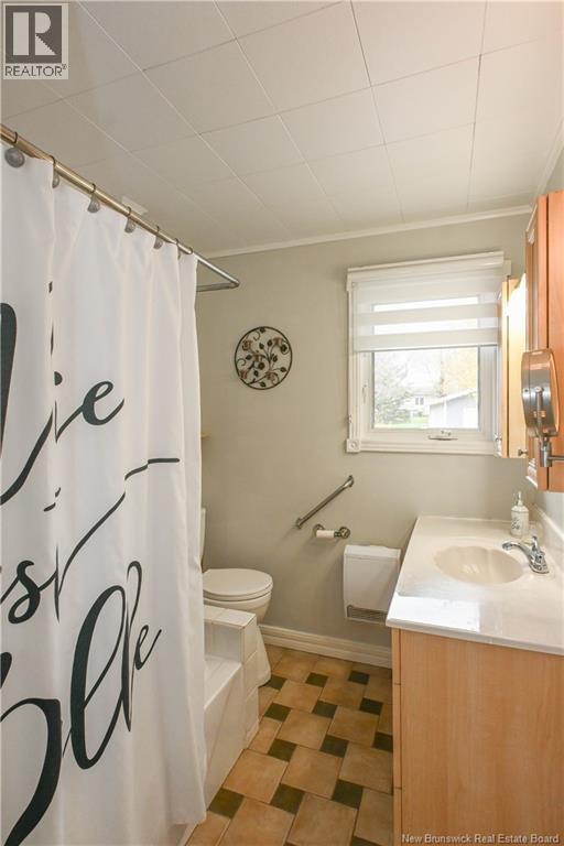 286 Saint-Pierre E. Boulevard, Caraquet, New Brunswick  E1W 1B5 - Photo 24 - NB140051