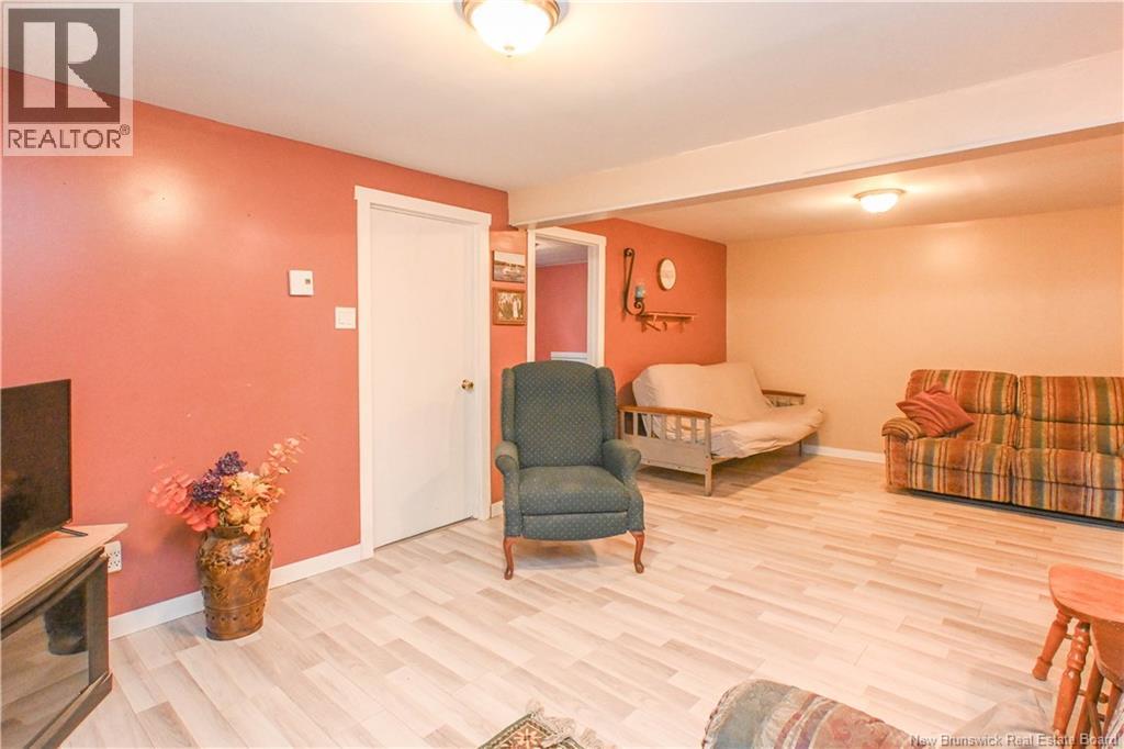 286 Saint-Pierre E. Boulevard, Caraquet, New Brunswick  E1W 1B5 - Photo 32 - NB140051