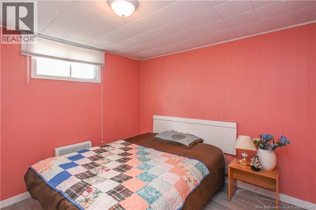 286 Saint-Pierre E. Boulevard, Caraquet, New Brunswick  E1W 1B5 - Photo 33 - NB140051