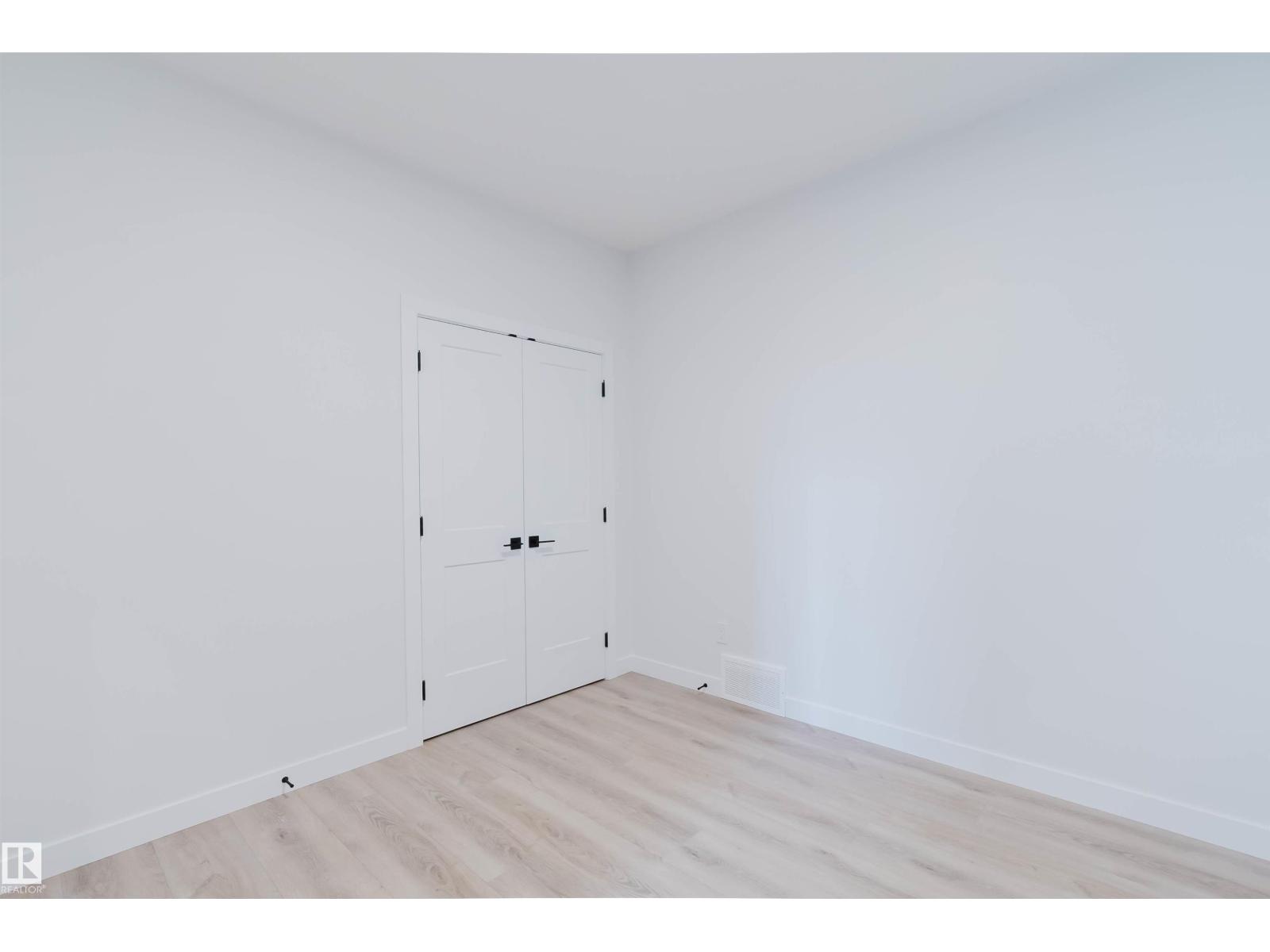 224 Edgemont Gr NW, Edmonton, Alberta T6M 3J6 - Photo 4 - E4489113