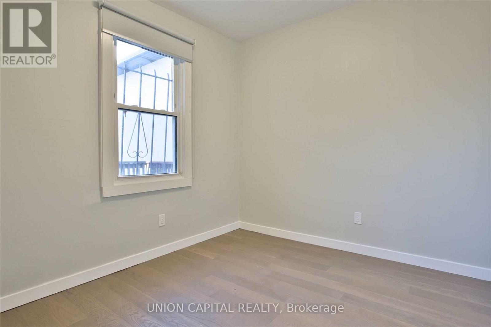Upper - 366 Balliol Street, Toronto, Ontario M4S 1E2 - Photo 11 - C13156654