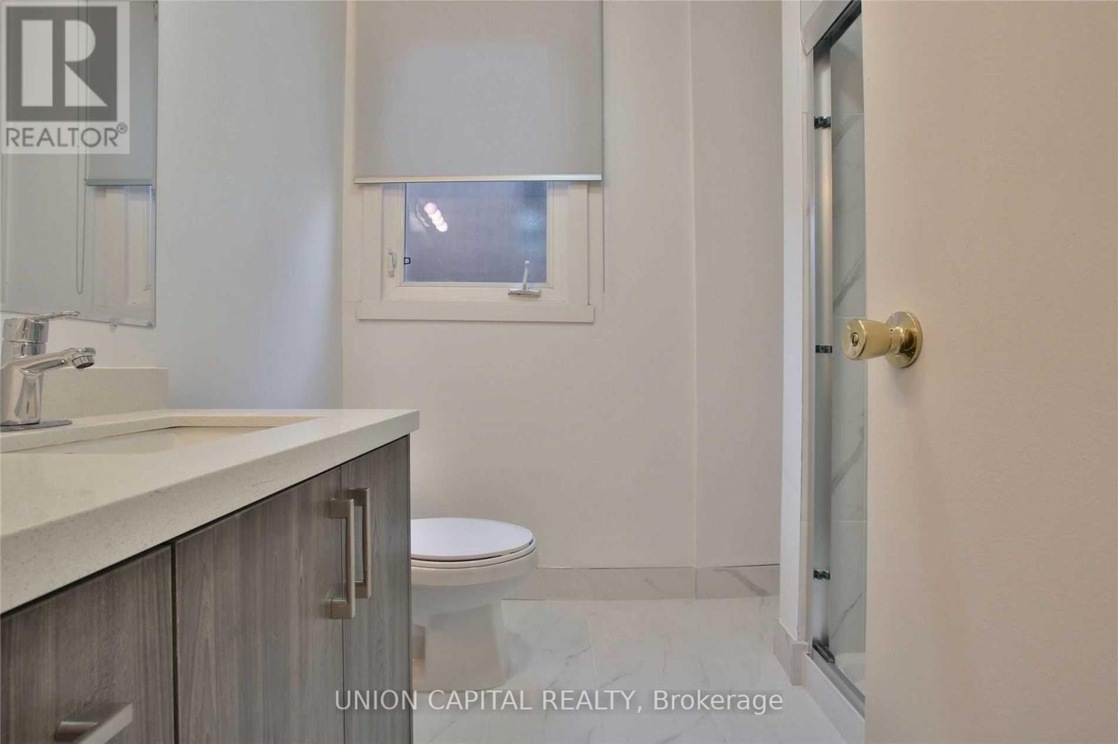 Upper - 366 Balliol Street, Toronto, Ontario M4S 1E2 - Photo 13 - C13156654