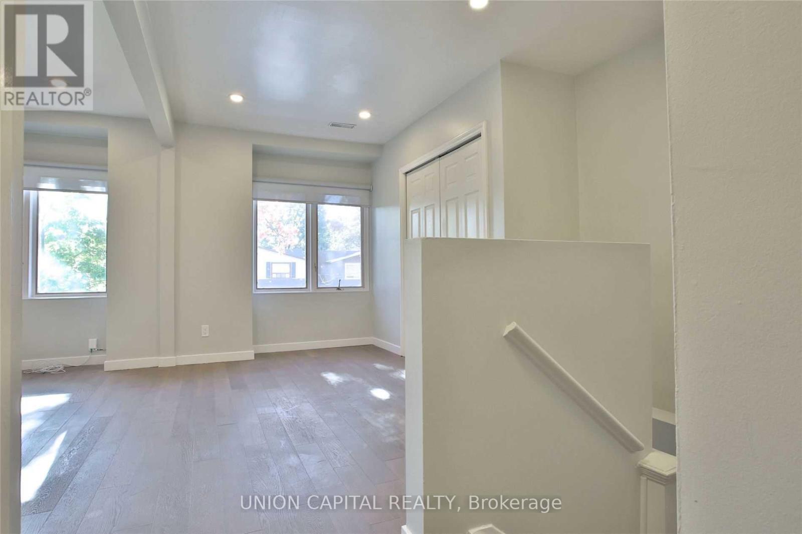 Upper - 366 Balliol Street, Toronto, Ontario M4S 1E2 - Photo 4 - C13156654