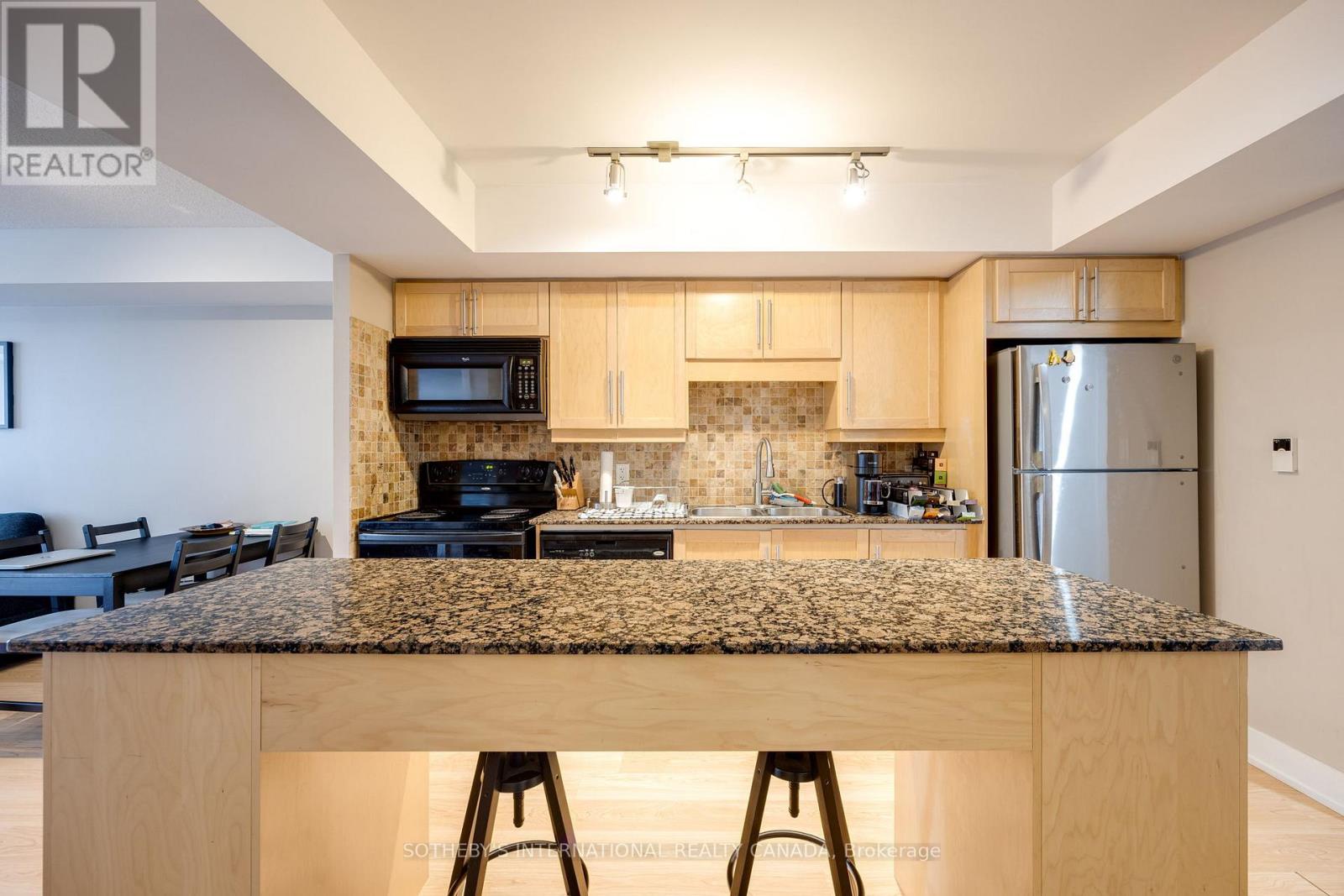 1705 - 20 Blue Jays Way, Toronto, Ontario  M5V 3W6 - Photo 4 - C13156732