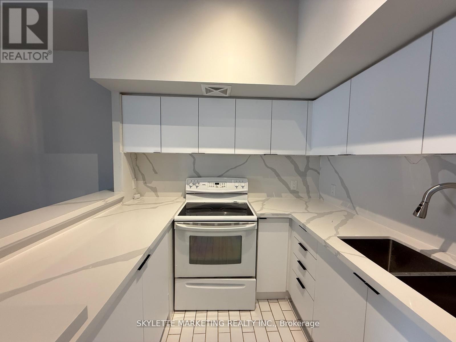 3022 - 25 The Esplanade, Toronto, Ontario  M5E 1W5 - Photo 12 - C13156820