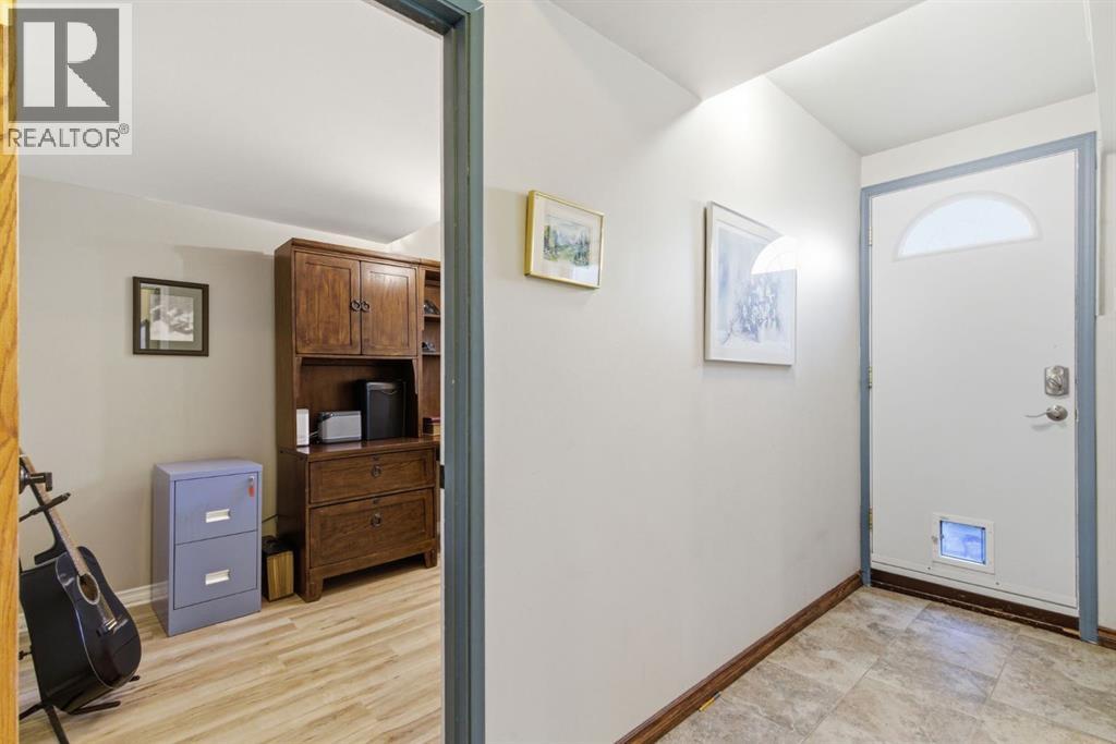 5012 Valiant Drive NW, Calgary, Alberta  T3A 0Y5 - Photo 26 - A2312225