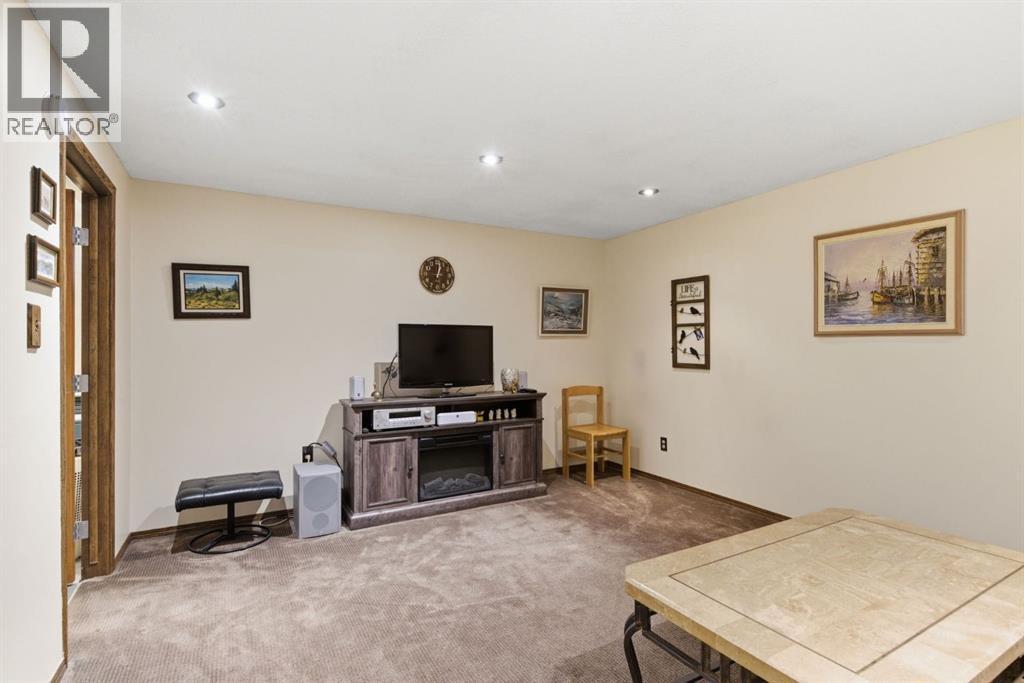 5012 Valiant Drive NW, Calgary, Alberta  T3A 0Y5 - Photo 30 - A2312225