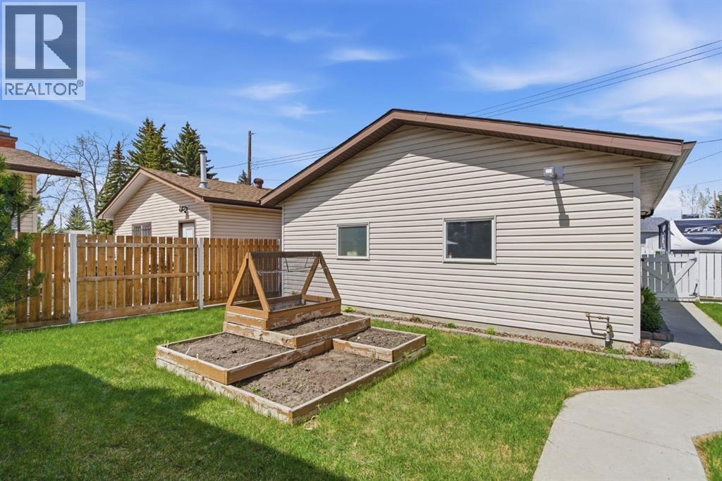 5012 Valiant Drive NW, Calgary, Alberta  T3A 0Y5 - Photo 36 - A2312225
