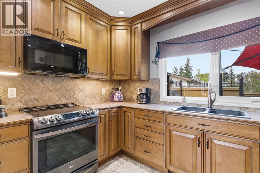 5012 Valiant Drive NW, Calgary, Alberta  T3A 0Y5 - Photo 5 - A2312225