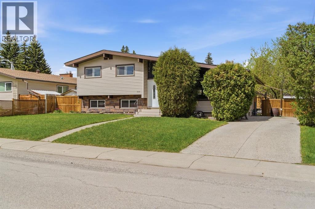 5012 Valiant Drive NW, Calgary, Alberta  T3A 0Y5 - Photo 2 - A2312225