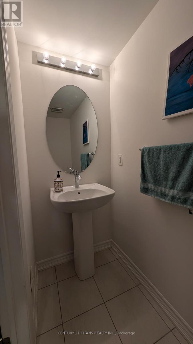 6 Westbury Way, Whitby, Ontario  L1M 0L9 - Photo 10 - E13156686
