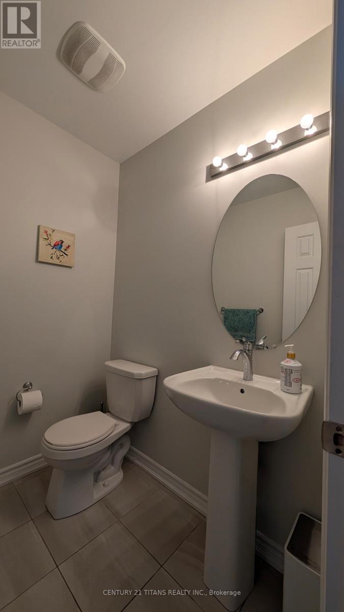 6 Westbury Way, Whitby, Ontario  L1M 0L9 - Photo 12 - E13156686