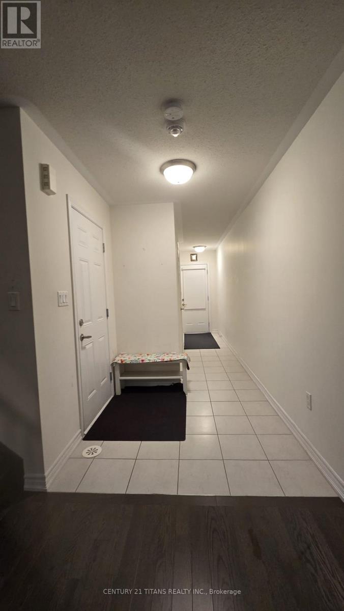 6 Westbury Way, Whitby, Ontario  L1M 0L9 - Photo 2 - E13156686