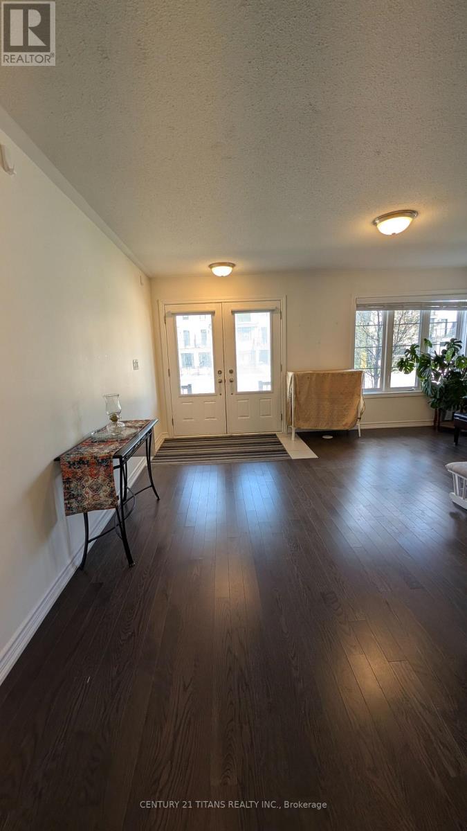 6 Westbury Way, Whitby, Ontario  L1M 0L9 - Photo 4 - E13156686