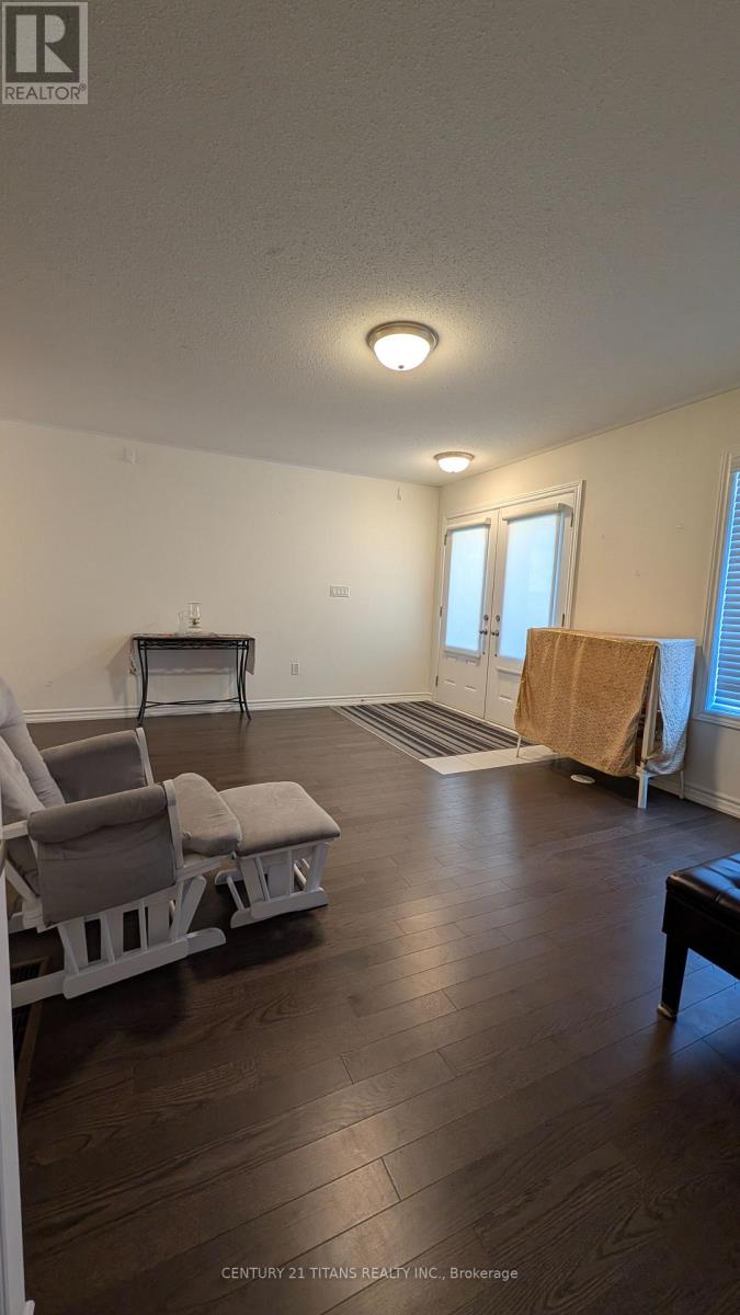 6 Westbury Way, Whitby, Ontario  L1M 0L9 - Photo 8 - E13156686