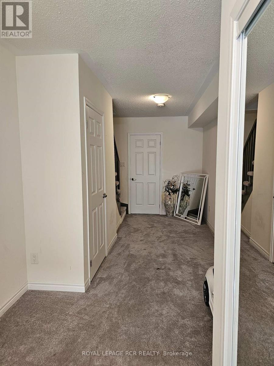22 Fusilier Drive, Toronto, Ontario  M1L 0C2 - Photo 2 - E13156712
