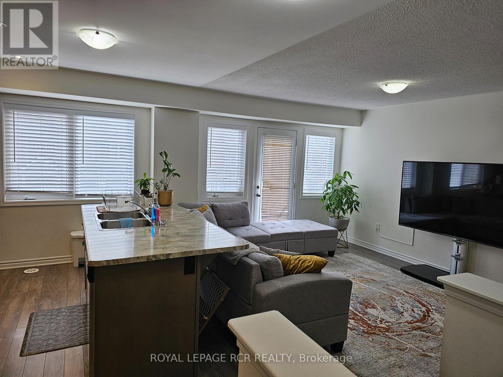22 Fusilier Drive, Toronto, Ontario  M1L 0C2 - Photo 5 - E13156712