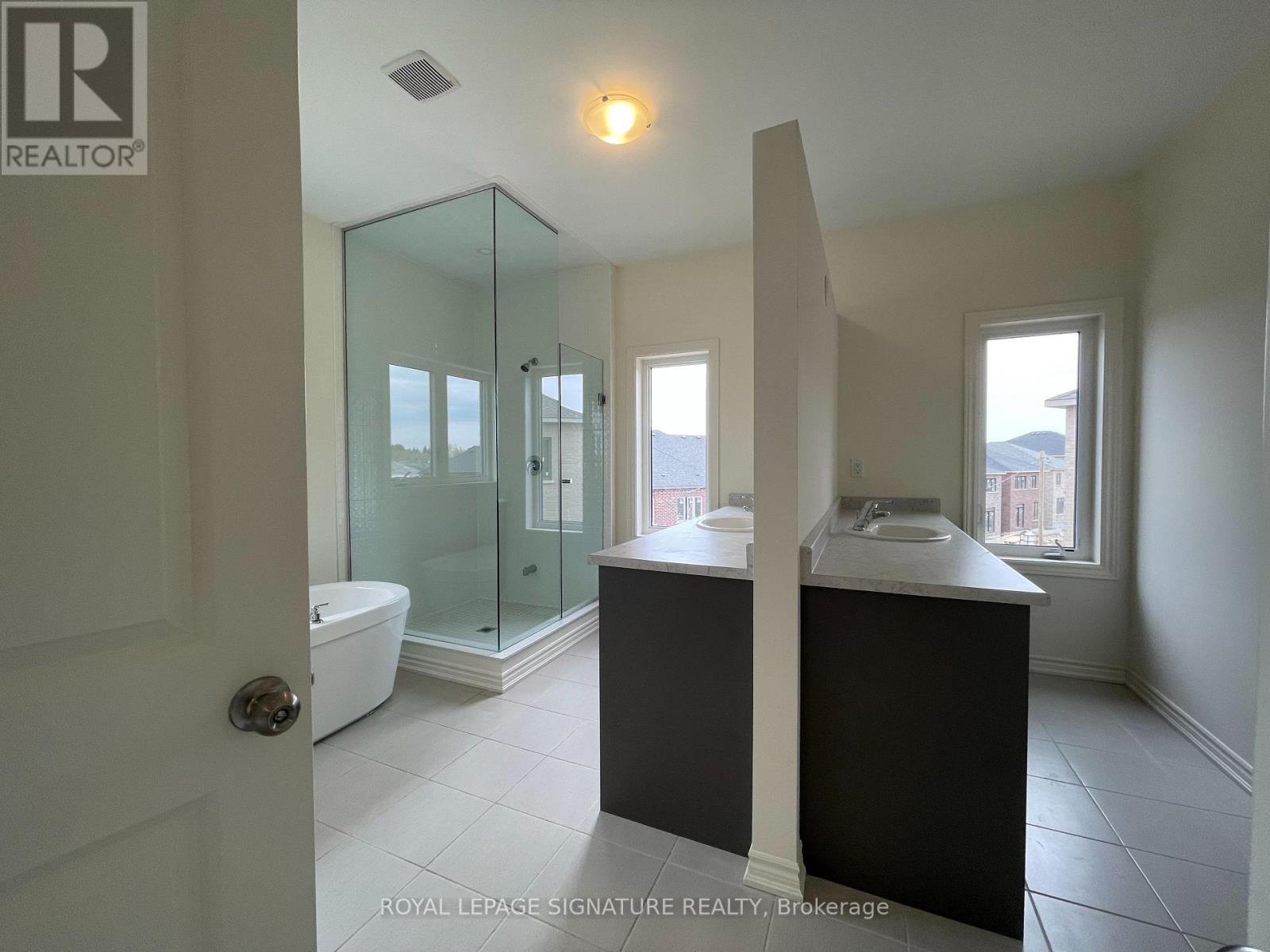 1231 Plymouth Drive, Oshawa, Ontario  L1L 0T9 - Photo 13 - E13156768