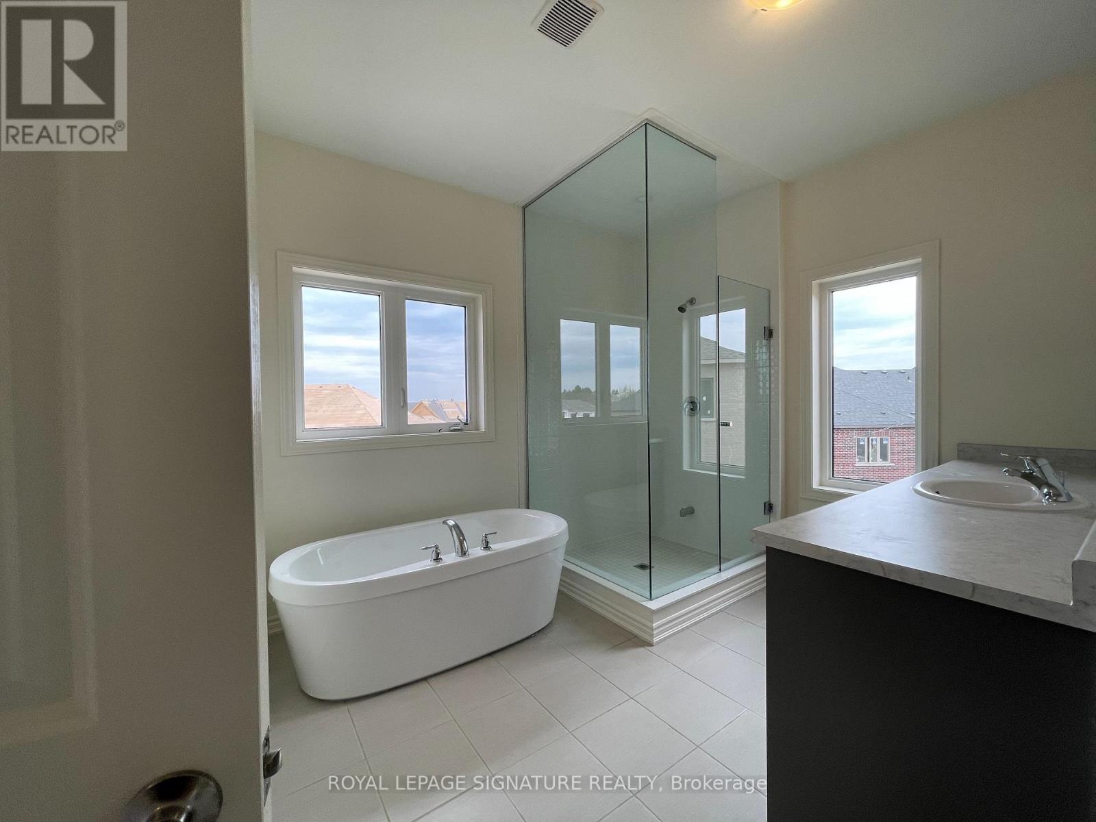 1231 Plymouth Drive, Oshawa, Ontario  L1L 0T9 - Photo 14 - E13156768