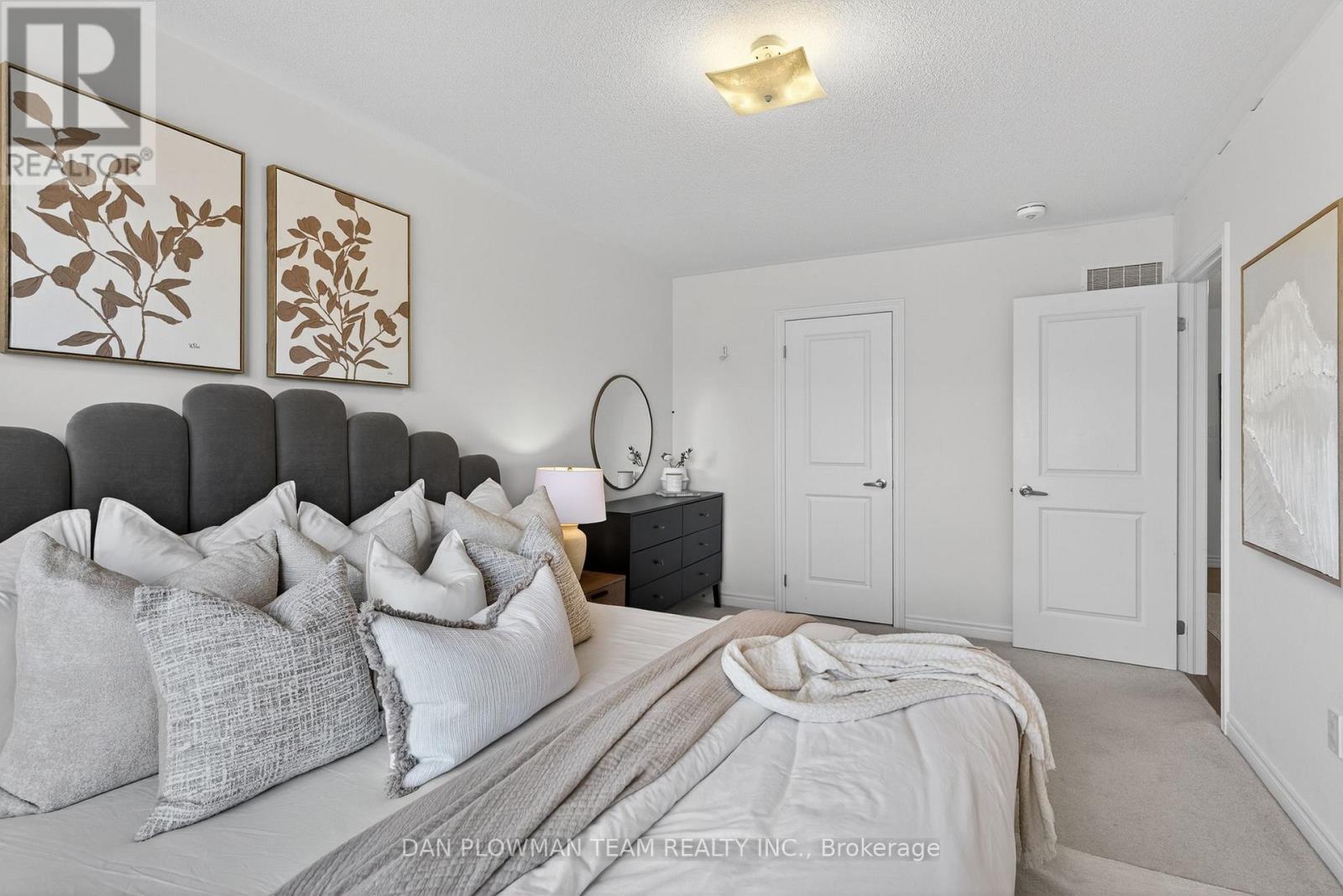 30 Hallmark Way, Whitby, Ontario  L1P 0K2 - Photo 12 - E13156818