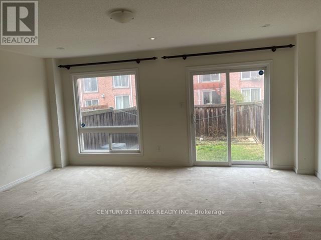 32 Etienne Street, Toronto (Clairlea-Birchmount), Ontario  M1L 0A4 - Photo 4 - E13156828