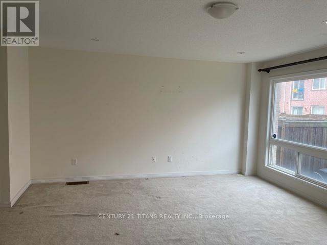32 Etienne Street, Toronto (Clairlea-Birchmount), Ontario  M1L 0A4 - Photo 5 - E13156828