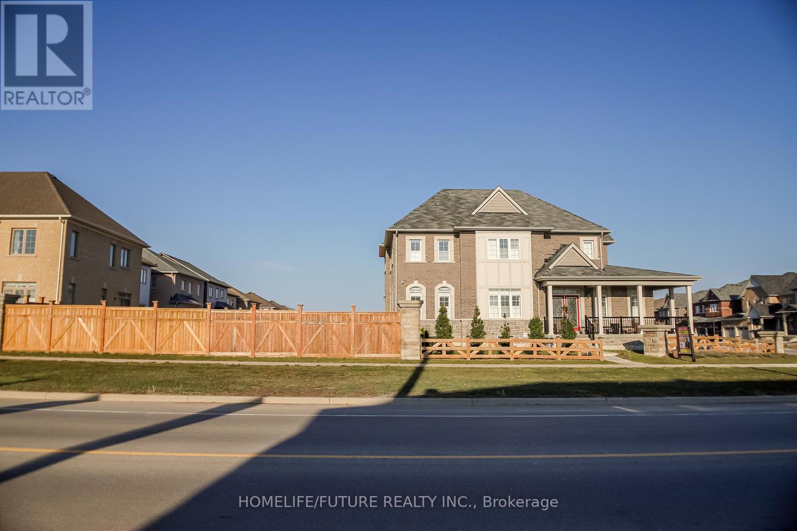 140 Ronald Hooper Avenue, Clarington, Ontario  L1C 7E4 - Photo 3 - E13156888