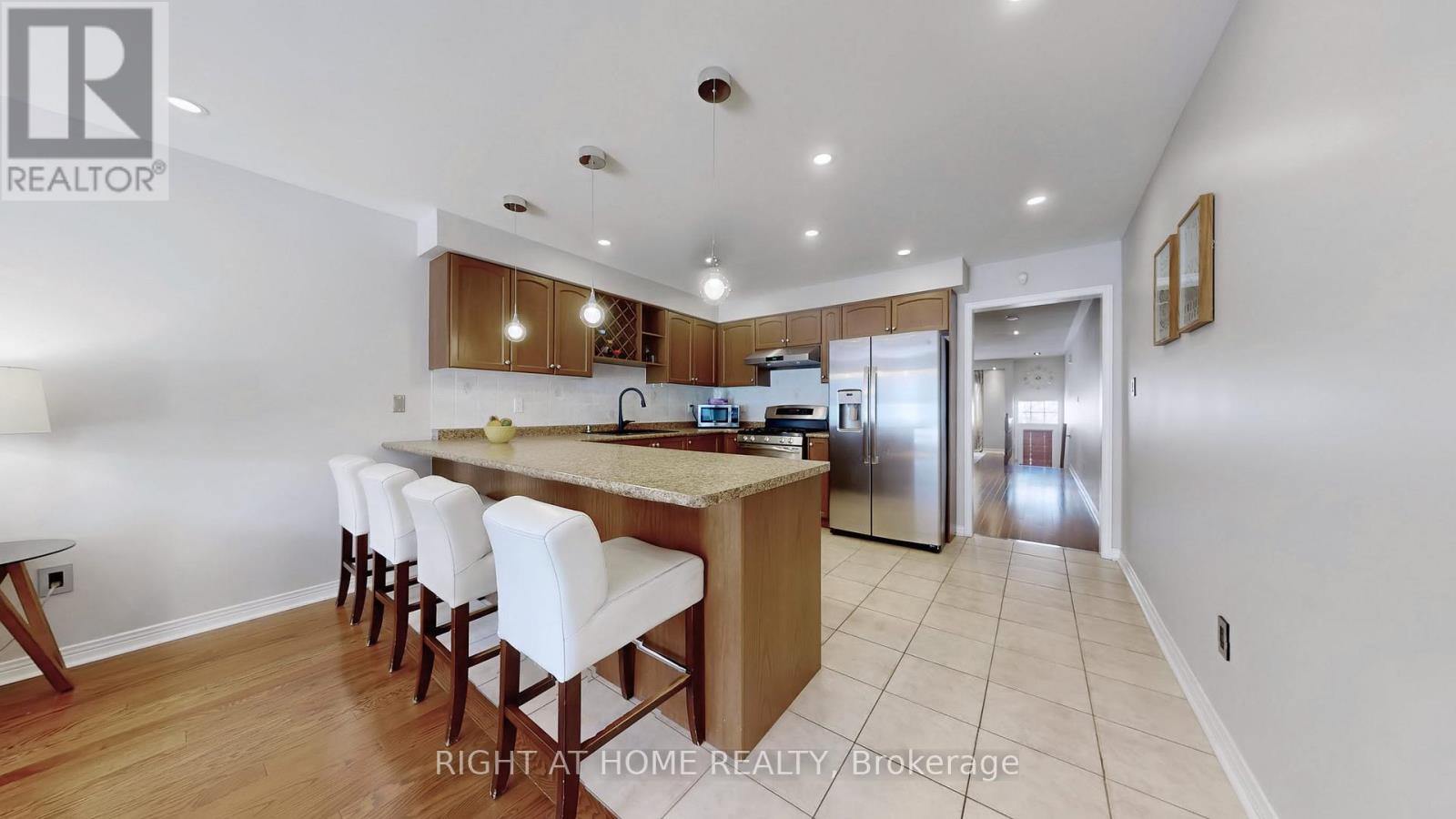 49 Wilkes Crescent, Toronto, Ontario  M1L 0B4 - Photo 5 - E13145510