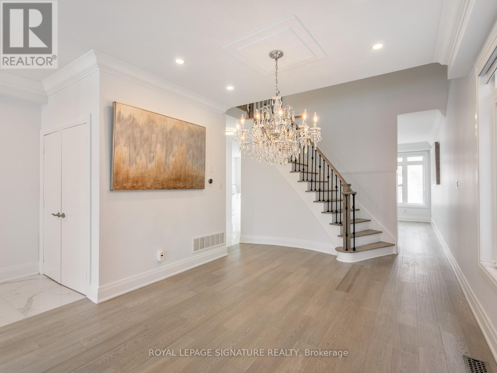 47 Amparo Drive, Vaughan, Ontario  L4H 2L7 - Photo 8 - N12822978