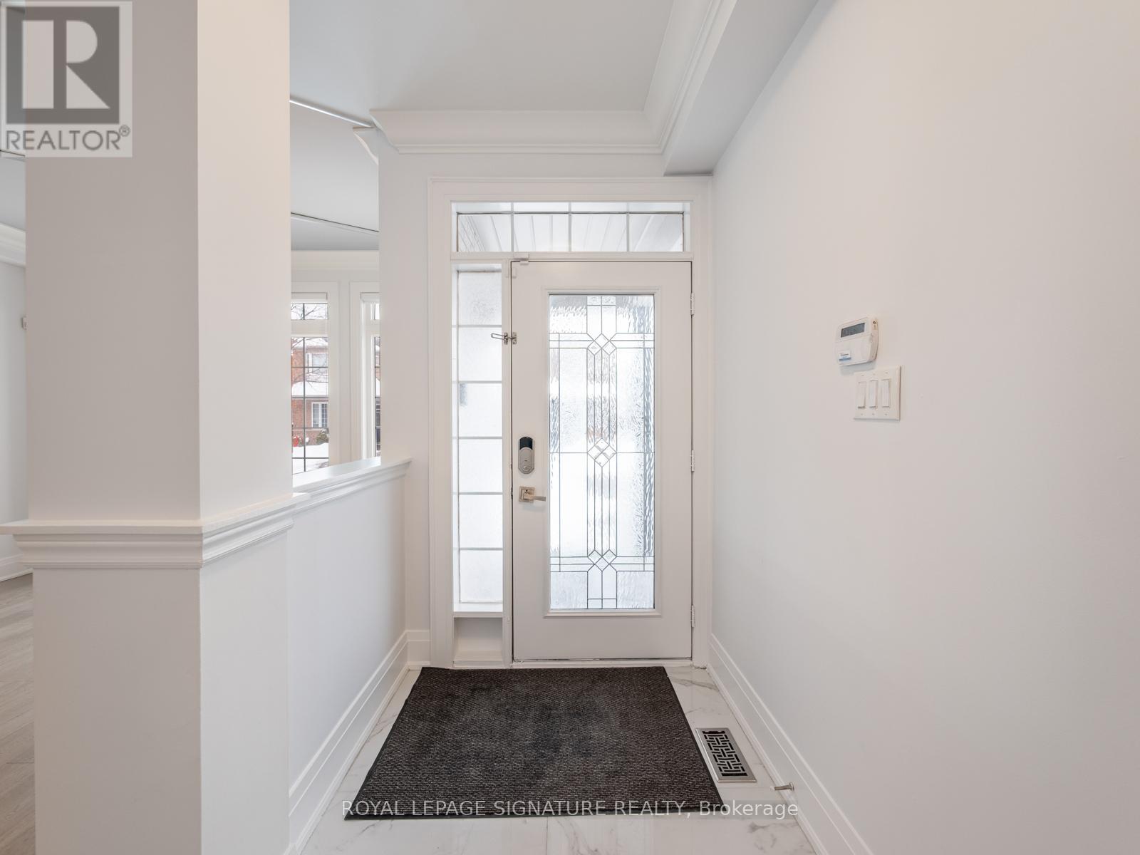 47 Amparo Drive, Vaughan, Ontario  L4H 2L7 - Photo 4 - N12822978