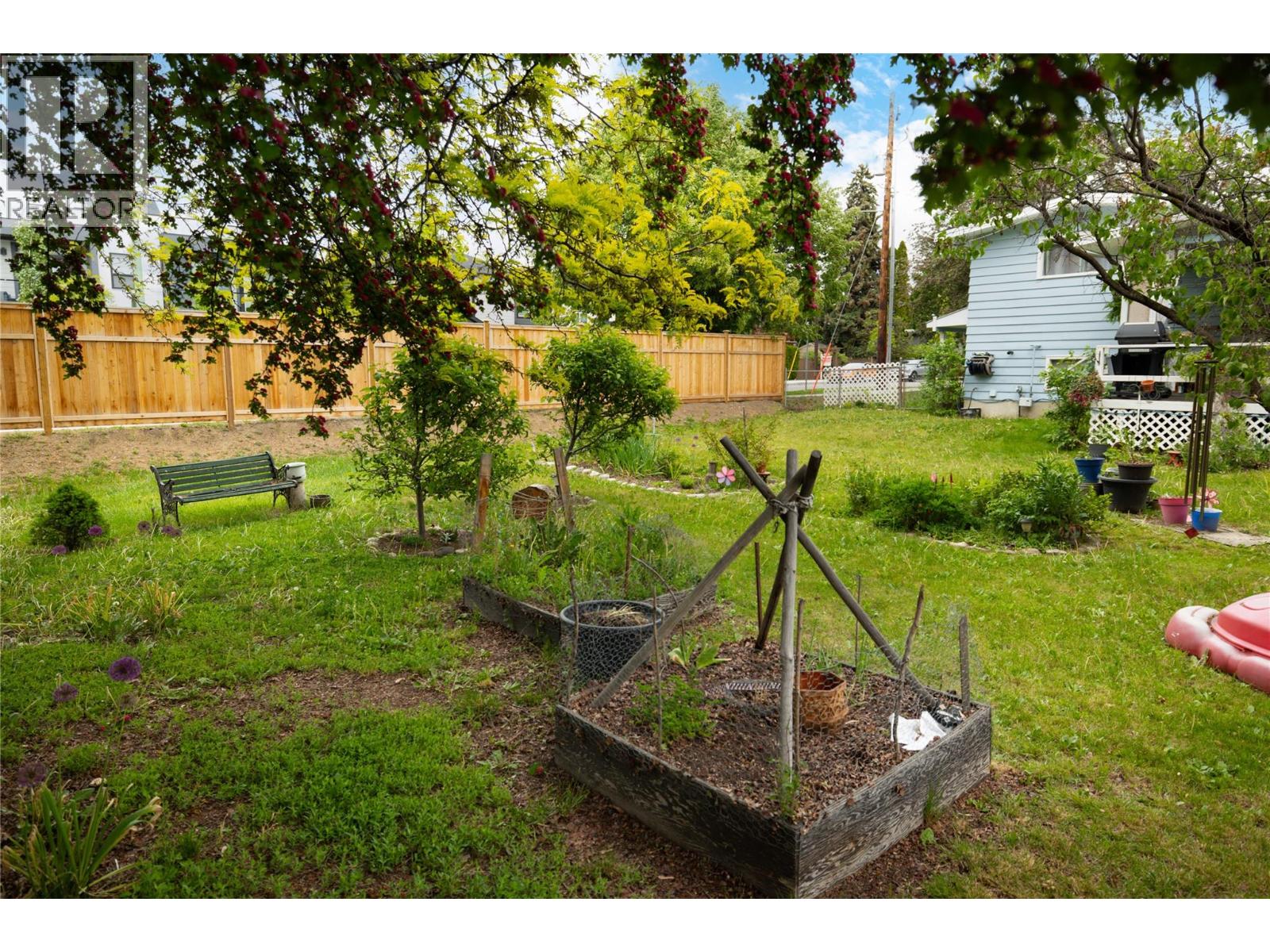 2150 Burnett Street, Kelowna, British Columbia  V1Y 2T6 - Photo 16 - 10388148