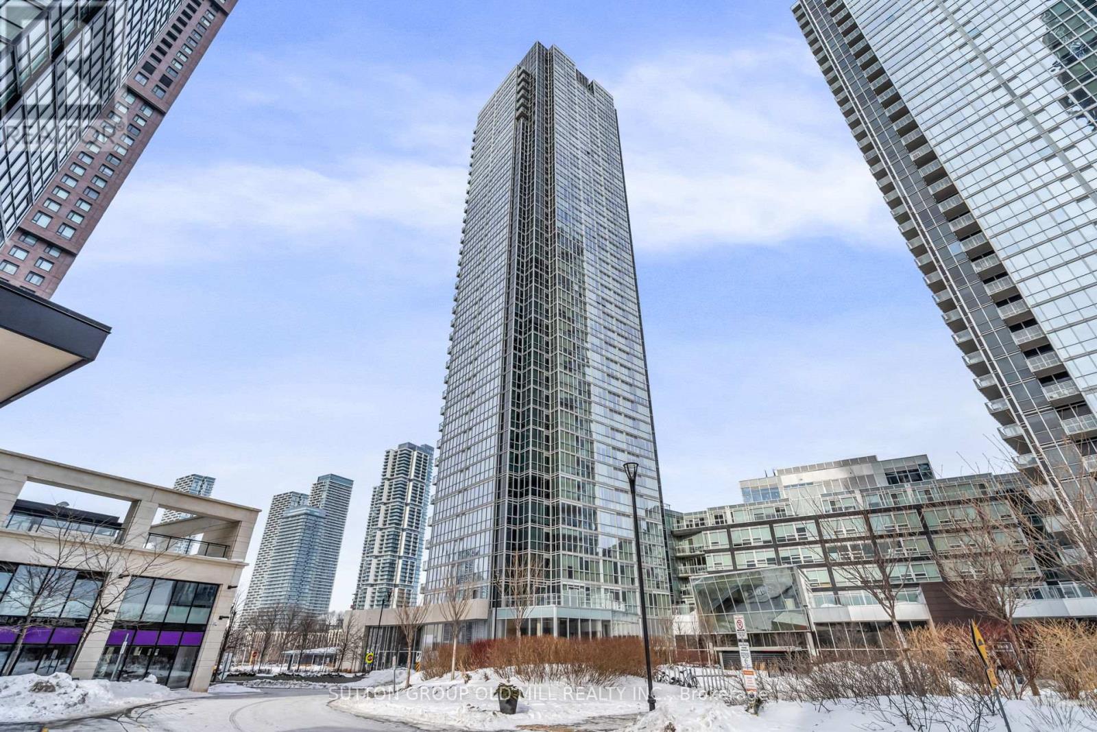 401 - 2916 HIGHWAY 7, Vaughan, Ontario