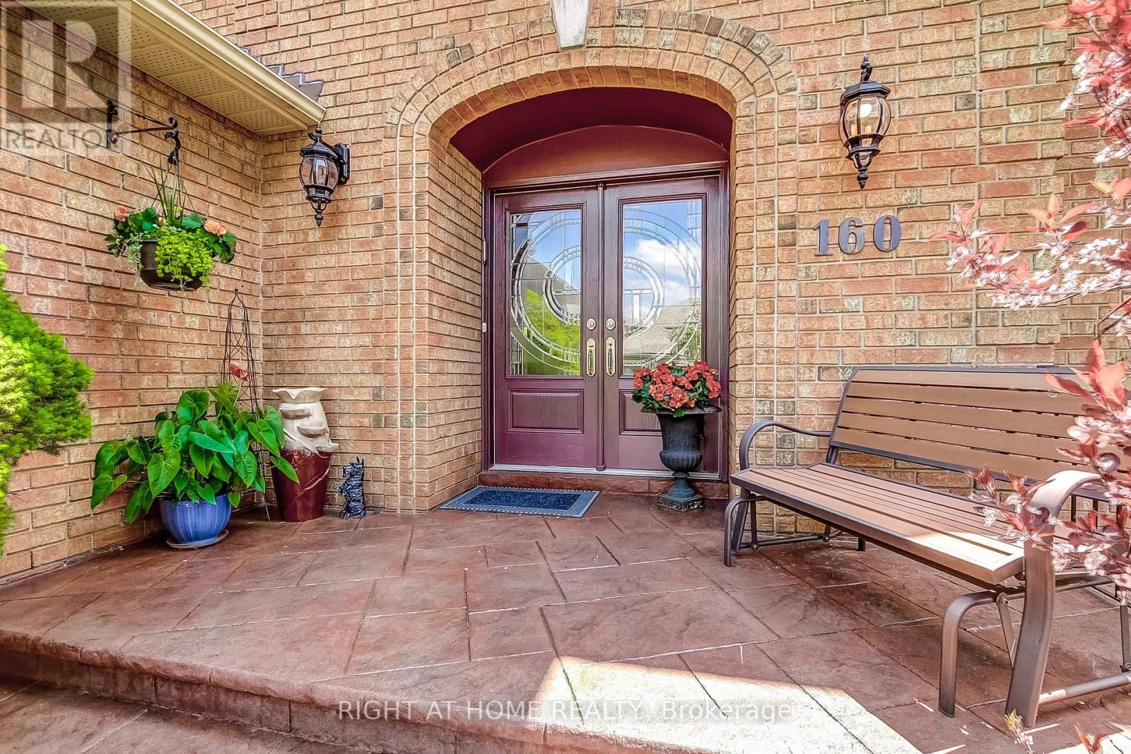 160 Rossmull Crescent, Vaughan, Ontario  L4L 7E1 - Photo 4 - N13156794
