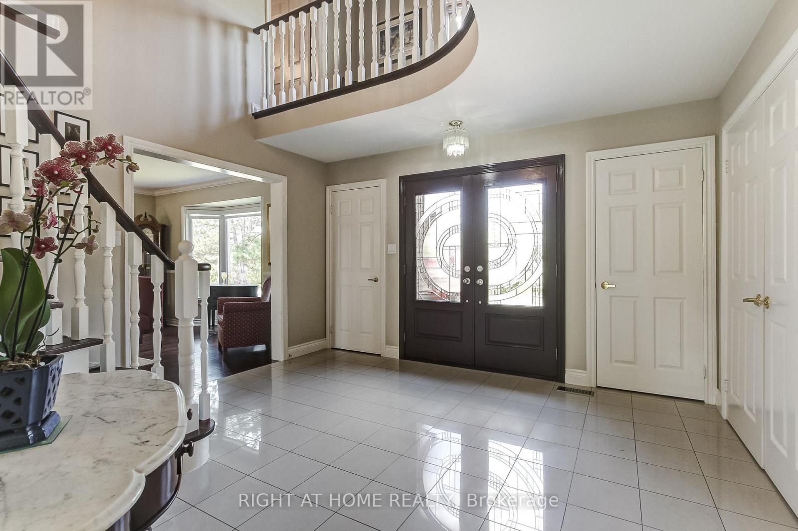 160 Rossmull Crescent, Vaughan, Ontario  L4L 7E1 - Photo 5 - N13156794