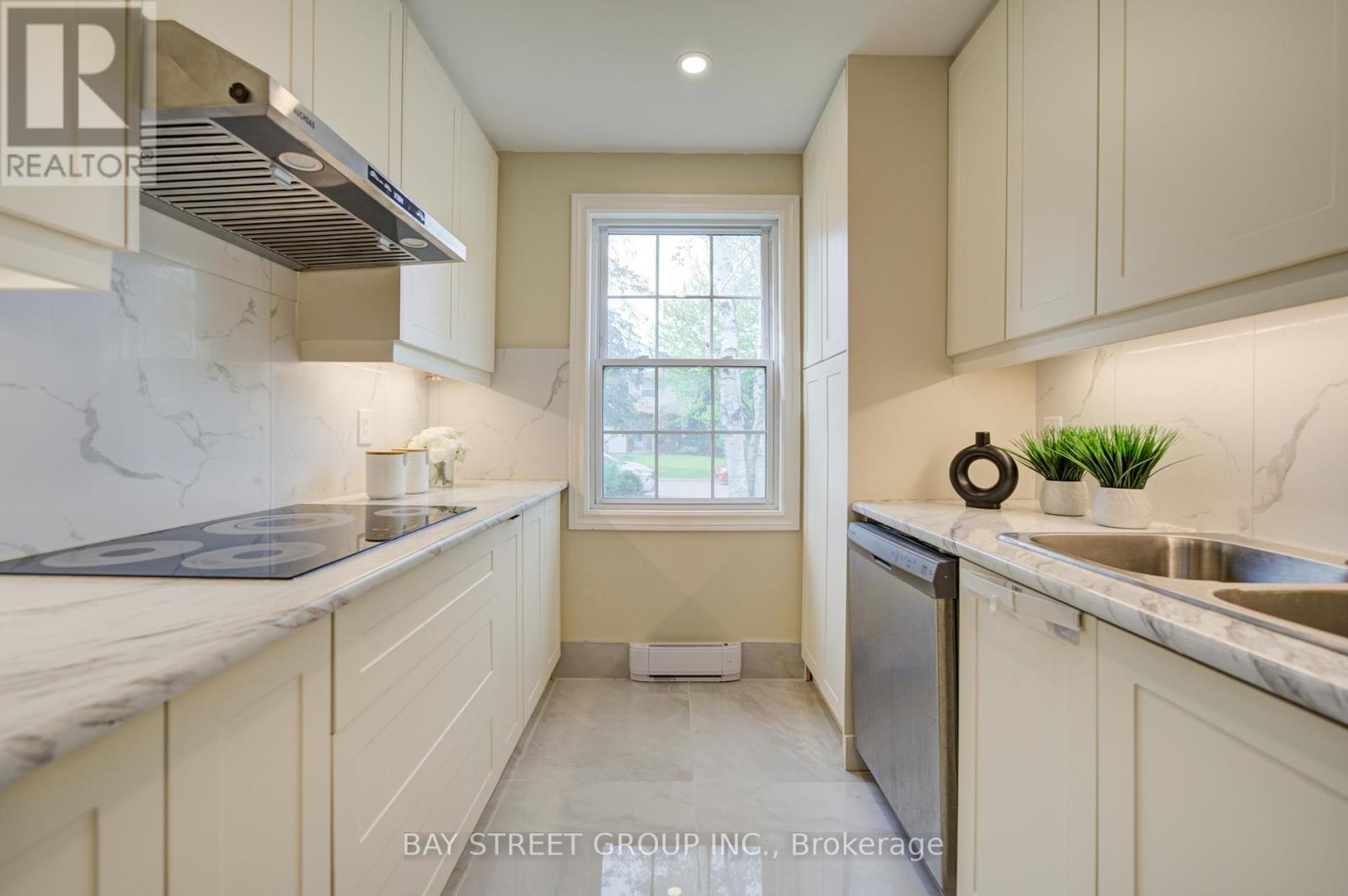 154 Thoms Crescent, Newmarket, Ontario  L3Y 1E1 - Photo 17 - N13156924